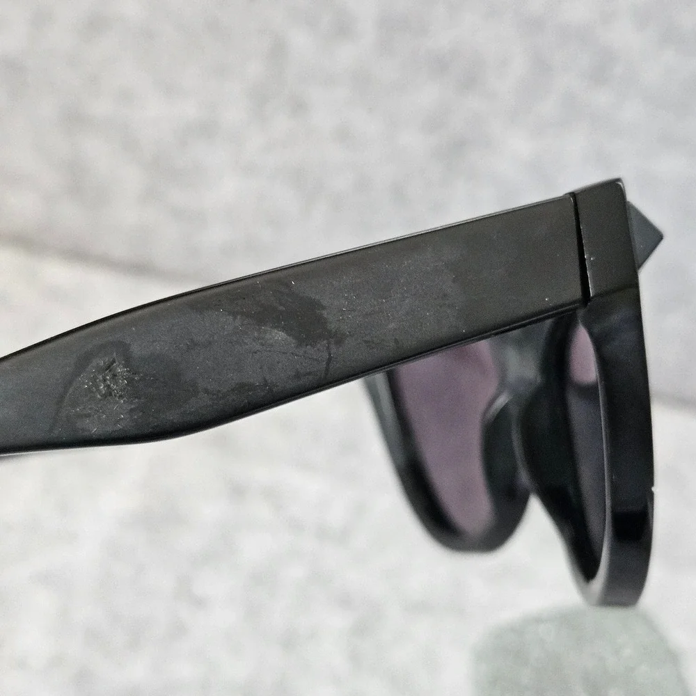 Valentino V712S 001 Black Cat Eye Rockstud Sunglasses Made in Italy 51-19-140
